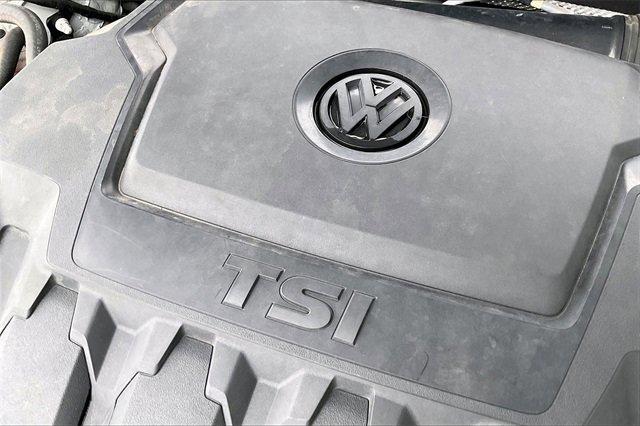 2018 Volkswagen Passat Vehicle Photo in INDEPENDENCE, MO 64055-1314