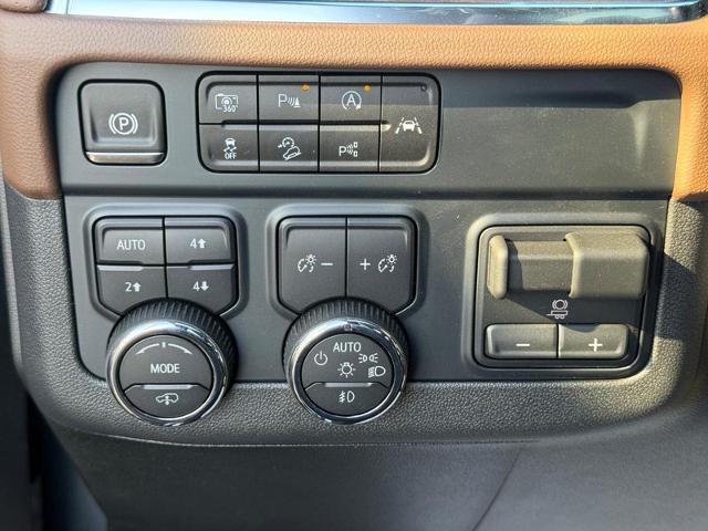 2025 Chevrolet Tahoe Vehicle Photo in COLUMBIA, MO 65203-3903