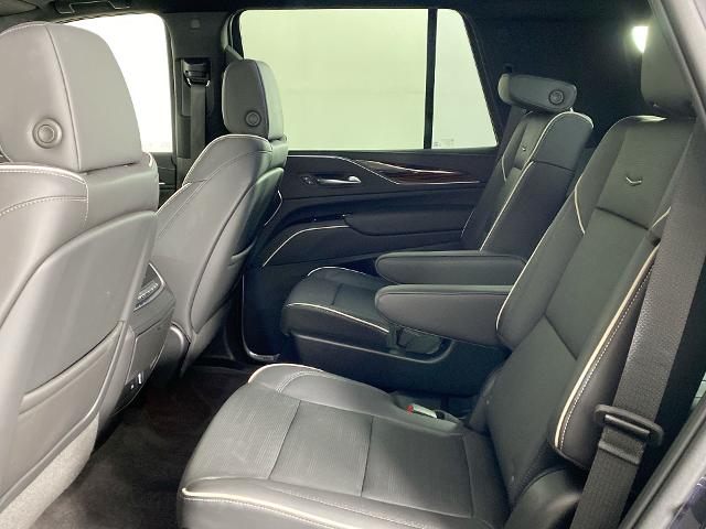 2022 Cadillac Escalade Vehicle Photo in ALLIANCE, OH 44601-4622