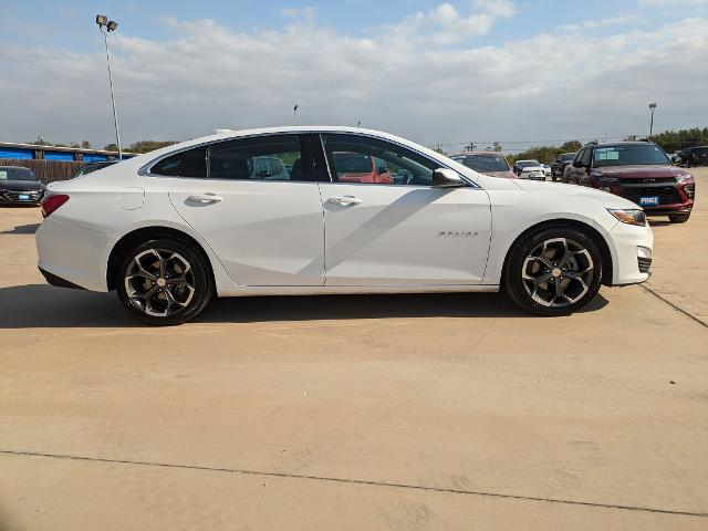 Used 2022 Chevrolet Malibu 1LT with VIN 1G1ZD5ST2NF184340 for sale in Pleasanton, TX