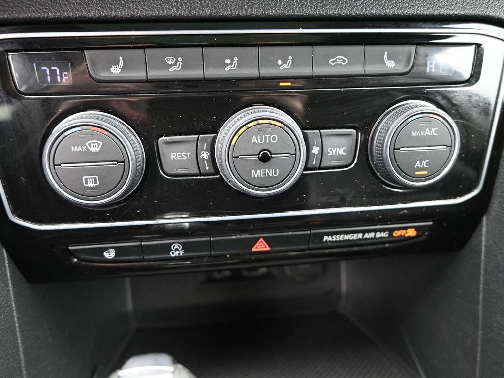 2019 Volkswagen Atlas Vehicle Photo in Marion, IA 52302
