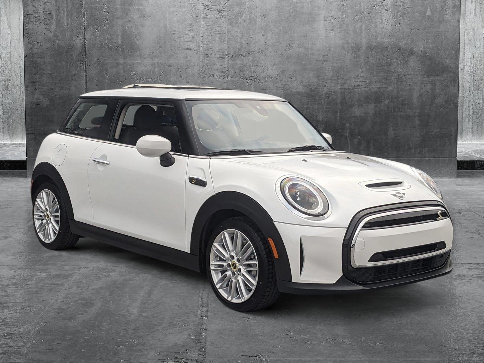 2024 MINI Electric Hardtop 2 Door Signature Vehicle Photo in Towson, MD 21204