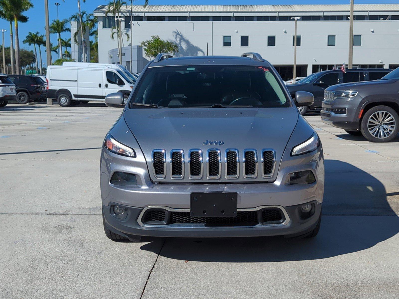 2017 Jeep Cherokee Vehicle Photo in Pembroke Pines, FL 33027