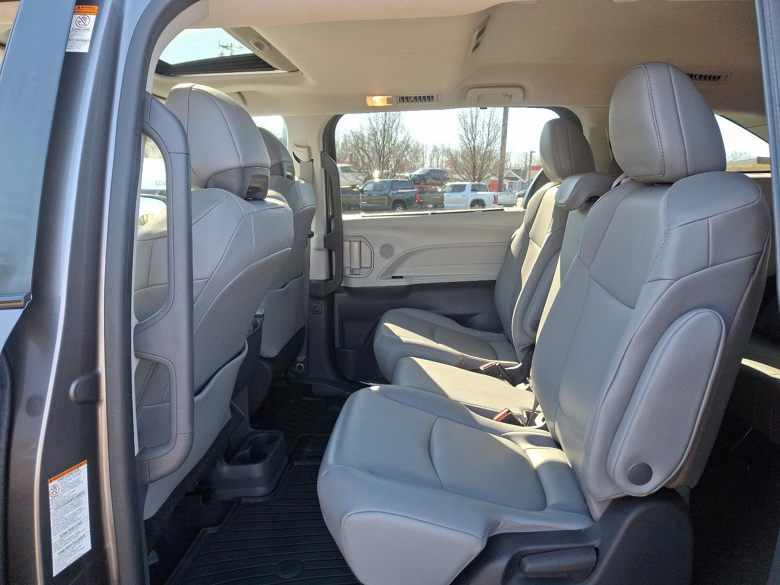 2022 Toyota Sienna Vehicle Photo in Trevose, PA 19053