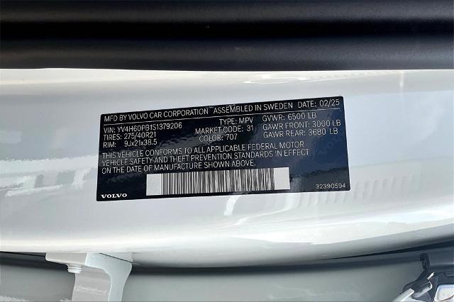2025 Volvo XC90 Plug-In Hybrid Vehicle Photo in Houston, TX 77007