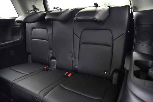 2025 Nissan Pathfinder Vehicle Photo in Ballwin, MO 63011