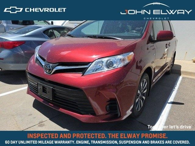 2018 Toyota Sienna Vehicle Photo in ENGLEWOOD, CO 80113-6708