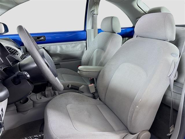 2002 Volkswagen New Beetle Vehicle Photo in Puyallup, WA 98371