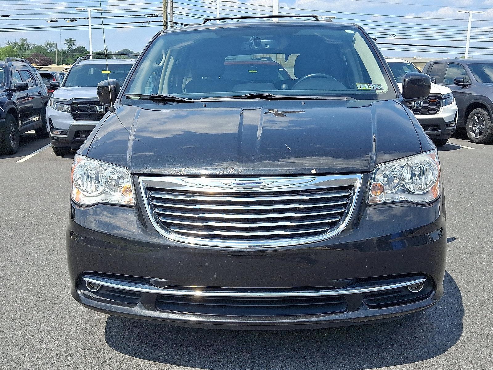 2016 Chrysler Town & Country Vehicle Photo in Harrisburg, PA 17111