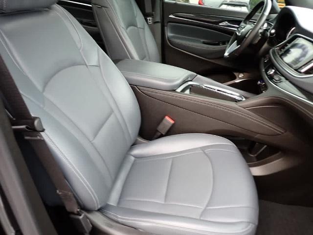 2024 Buick Enclave Vehicle Photo in ZELIENOPLE, PA 16063-2910