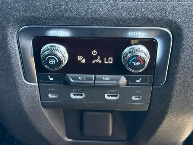 2021 GMC Yukon XL Vehicle Photo in COLUMBIA, MO 65203-3903