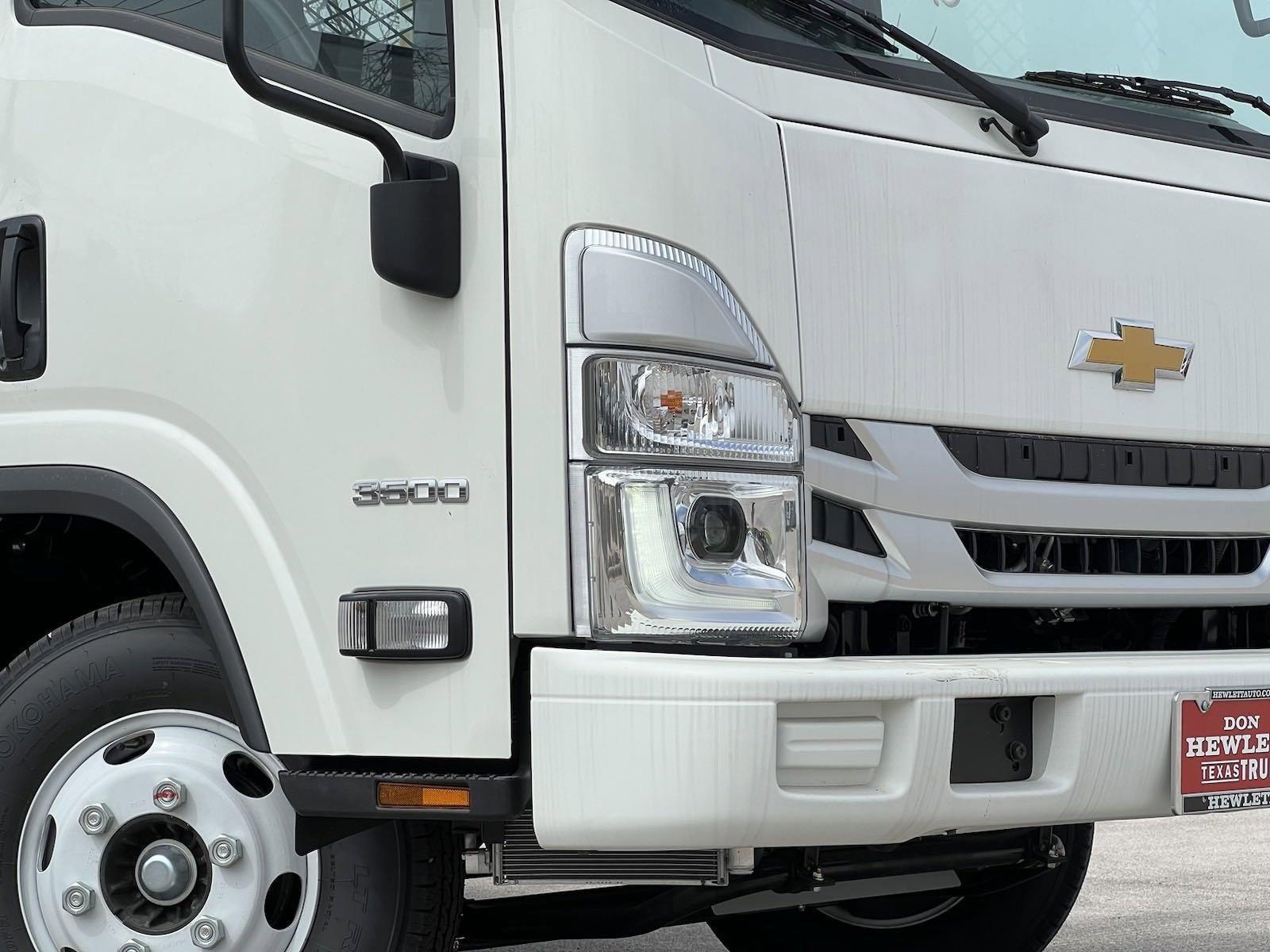 2024 Chevrolet Low Cab Forward 3500 Vehicle Photo in GEORGETOWN, TX 78626-7508