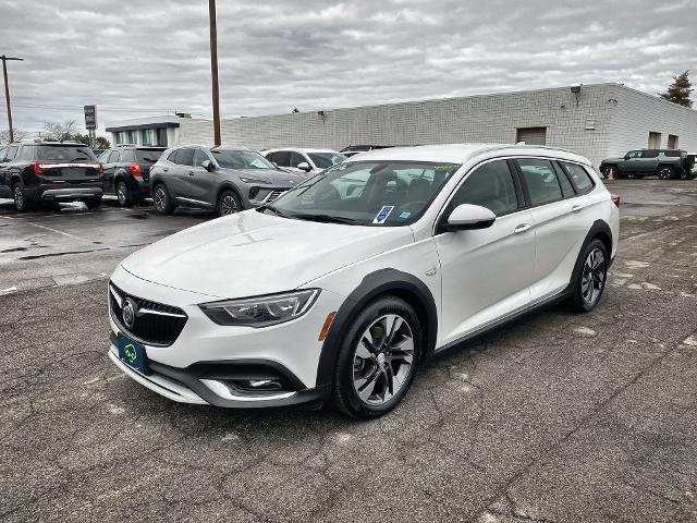 2018 Buick Regal TourX Vehicle Photo in WILLIAMSVILLE, NY 14221-2883