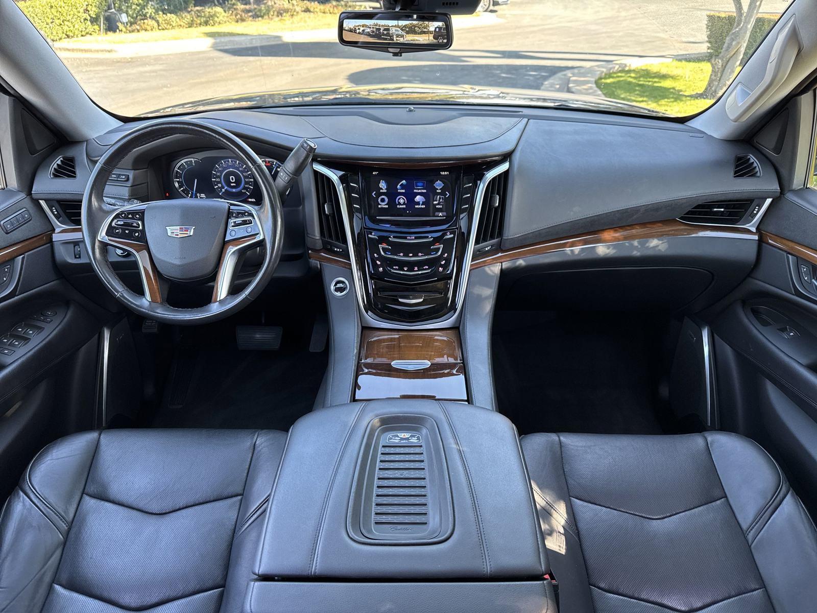 2020 Cadillac Escalade Vehicle Photo in DALLAS, TX 75209-3016