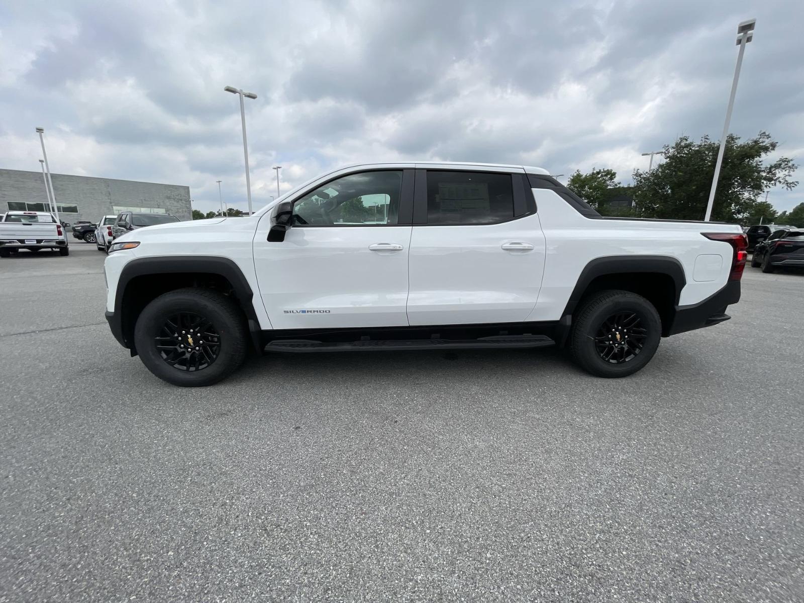 2024 Chevrolet Silverado EV Vehicle Photo in BENTONVILLE, AR 72712-4322