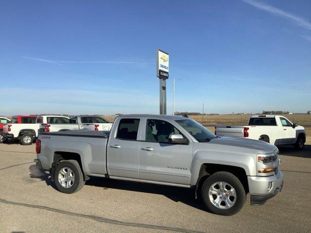 Used 2016 Chevrolet Silverado 1500 LT with VIN 1GCVKREC2GZ420369 for sale in Truman, Minnesota