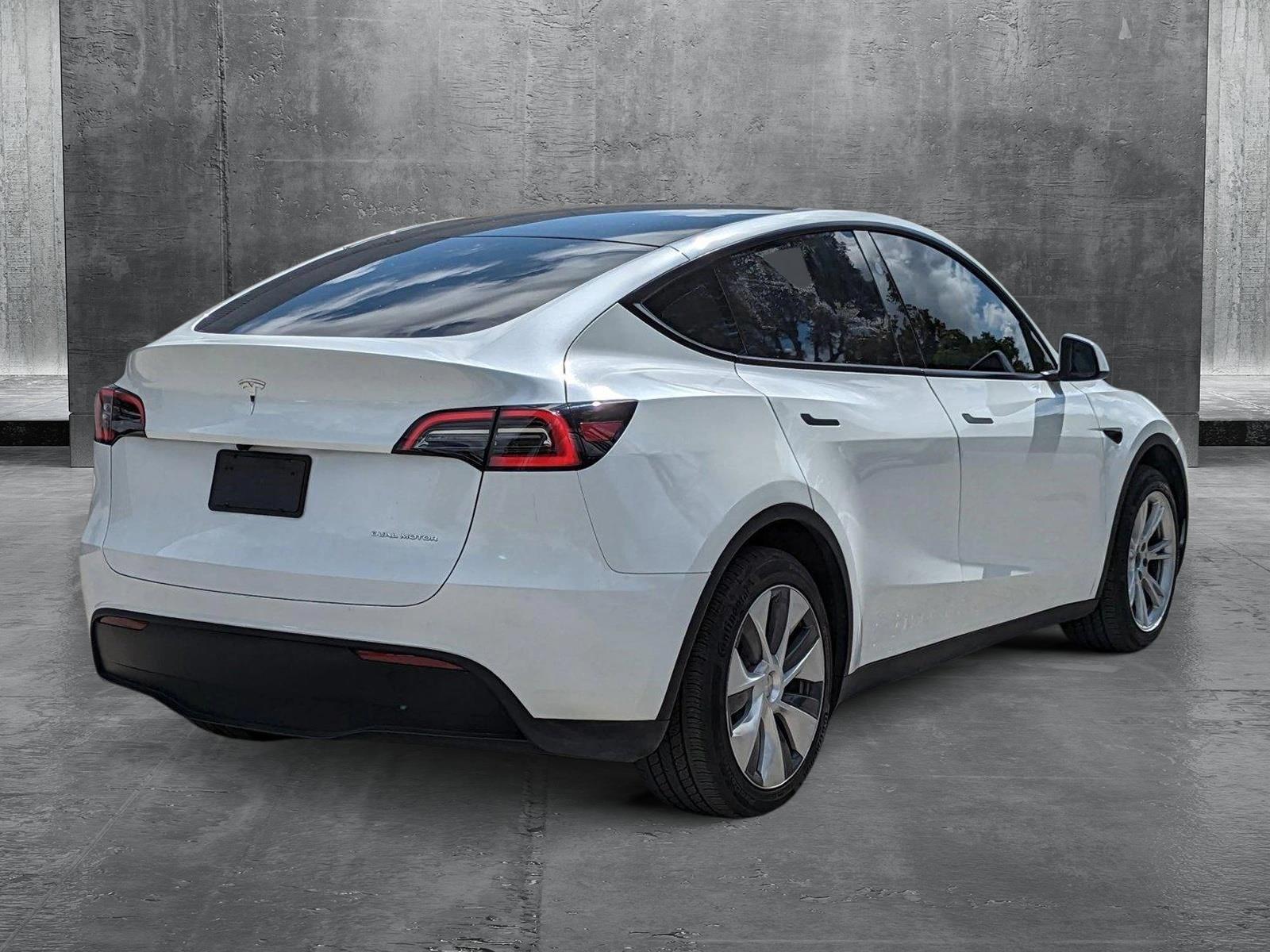 2023 Tesla Model Y Vehicle Photo in GREENACRES, FL 33463-3207