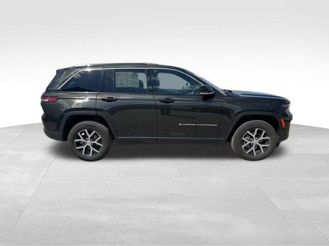 2024 Jeep Grand Cherokee Vehicle Photo in MEDINA, OH 44256-9631