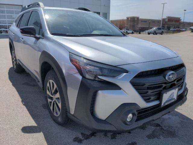 2025 Subaru Outback Vehicle Photo in Green Bay, WI 54304