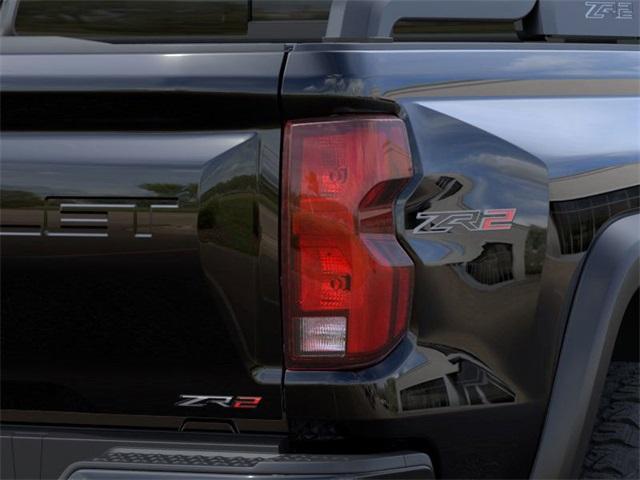 2025 Chevrolet Colorado Vehicle Photo in ENGLEWOOD, CO 80113-6708