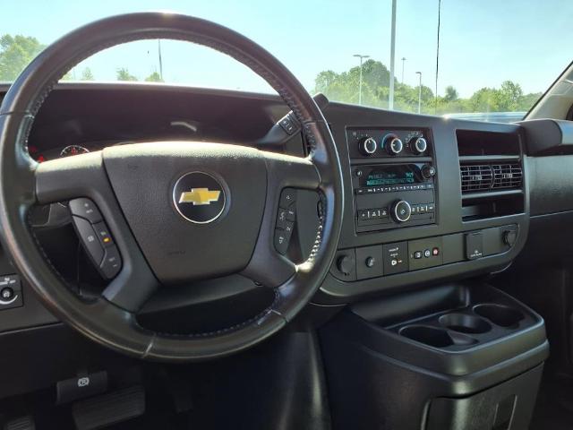 2020 Chevrolet Express Cutaway 3500 Vehicle Photo in EMPORIA, VA 23847-1235