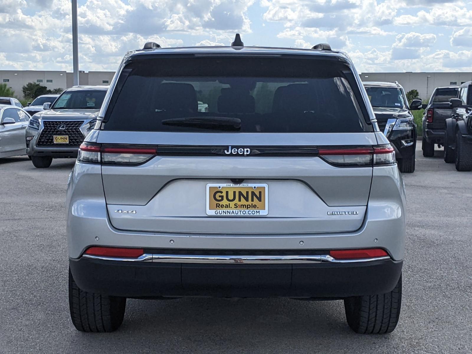 2023 Jeep Grand Cherokee Vehicle Photo in Seguin, TX 78155