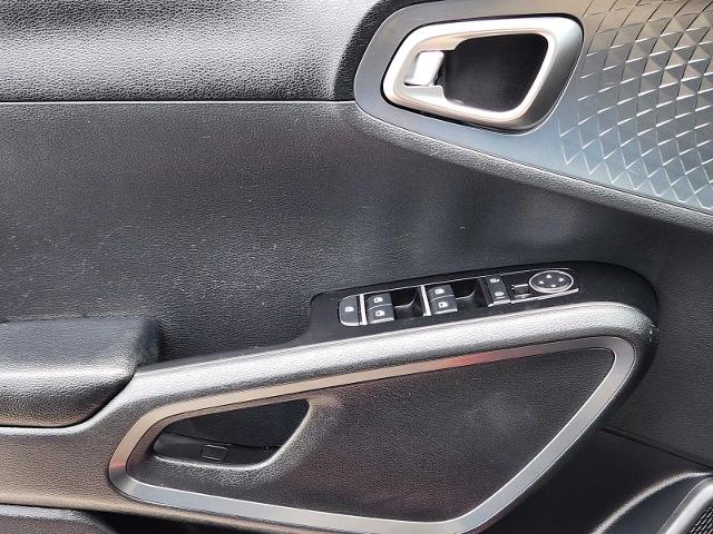 2021 Kia Soul Vehicle Photo in DENTON, TX 76210-9321