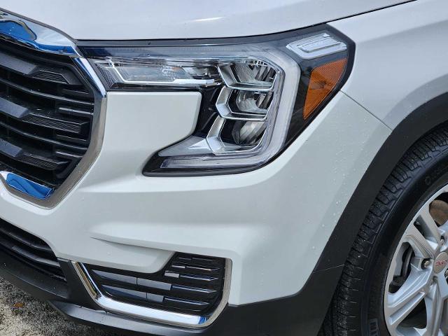2024 GMC Terrain Vehicle Photo in DENTON, TX 76210-9321