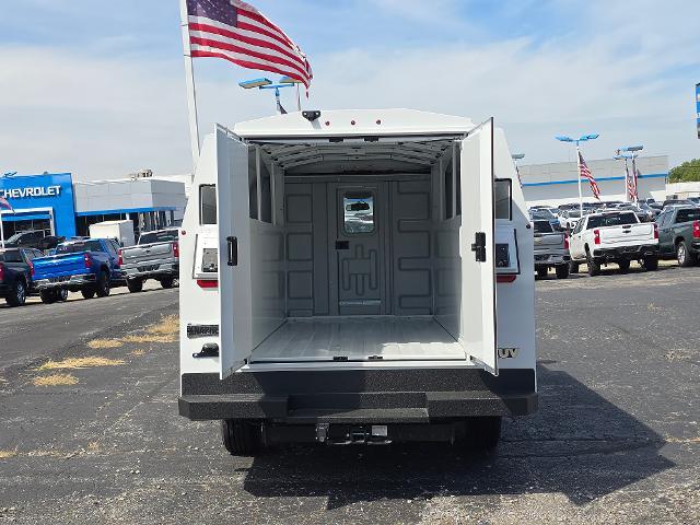 2025 Chevrolet Express Commercial Cutaway Vehicle Photo in INDEPENDENCE, MO 64055-1314