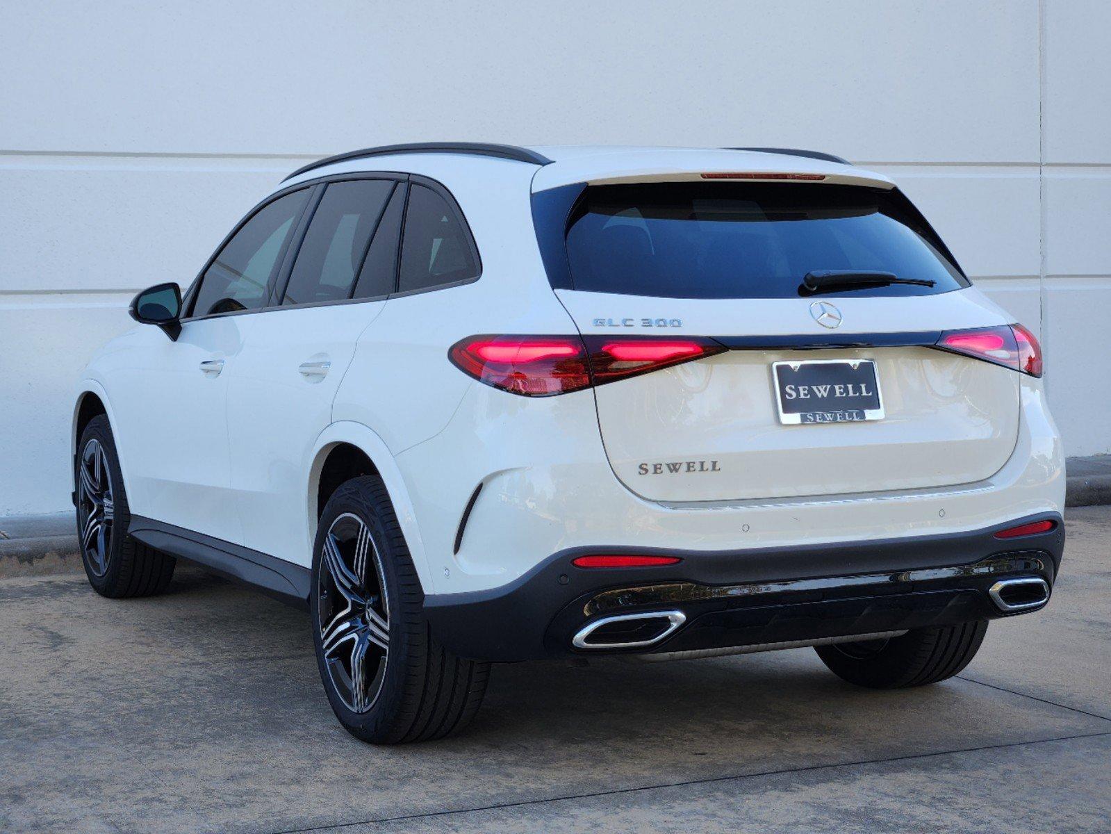 2025 Mercedes-Benz GLC Vehicle Photo in HOUSTON, TX 77079