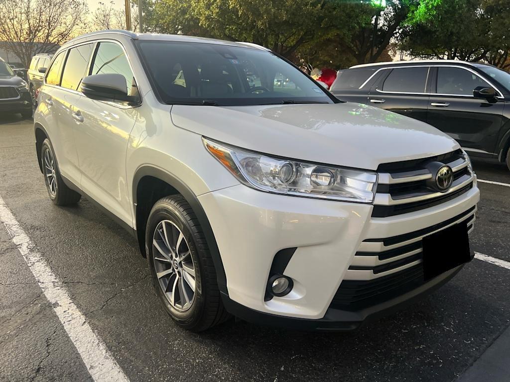 2019 Toyota Highlander Vehicle Photo in DALLAS, TX 75209