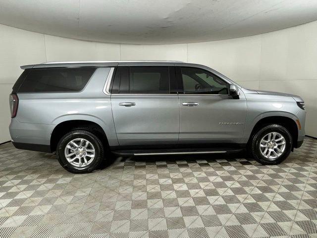 2025 Chevrolet Suburban Vehicle Photo in PHOENIX, AZ 85014-3381