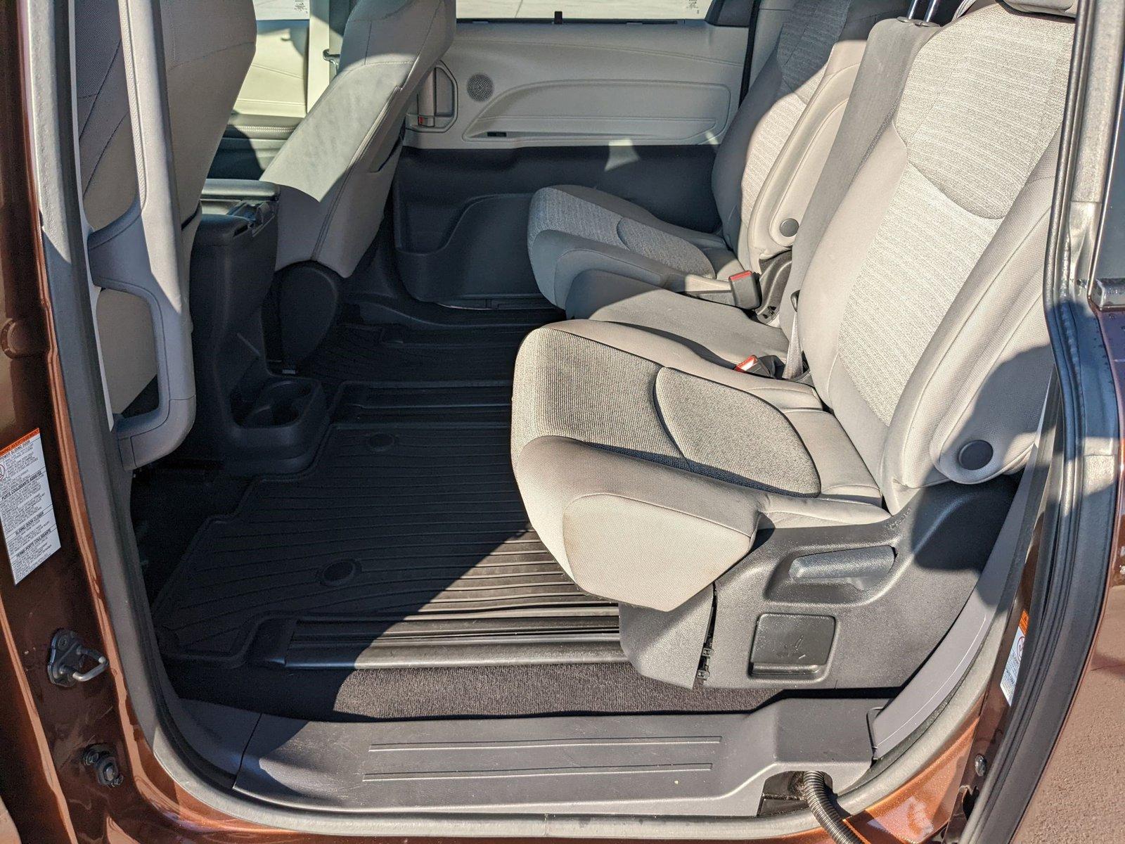 2022 Toyota Sienna Vehicle Photo in Davie, FL 33331