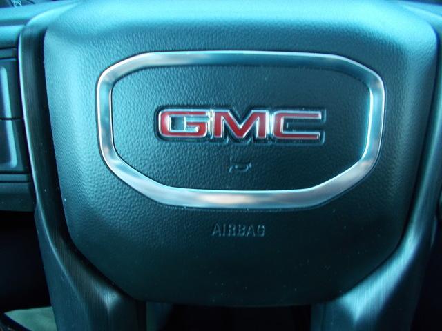 2023 GMC Sierra 1500 Vehicle Photo in LOWELL, MA 01852-4336