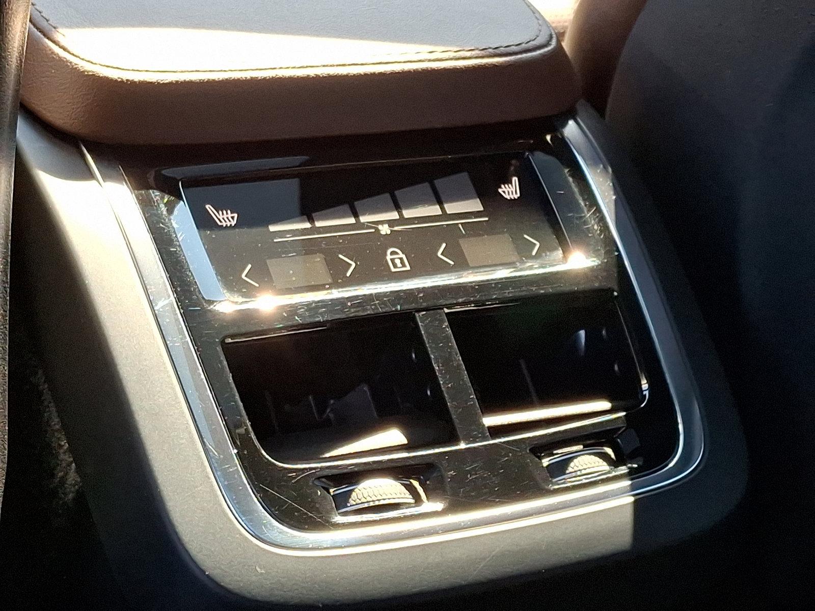 2022 Volvo XC90 Vehicle Photo in Trevose, PA 19053