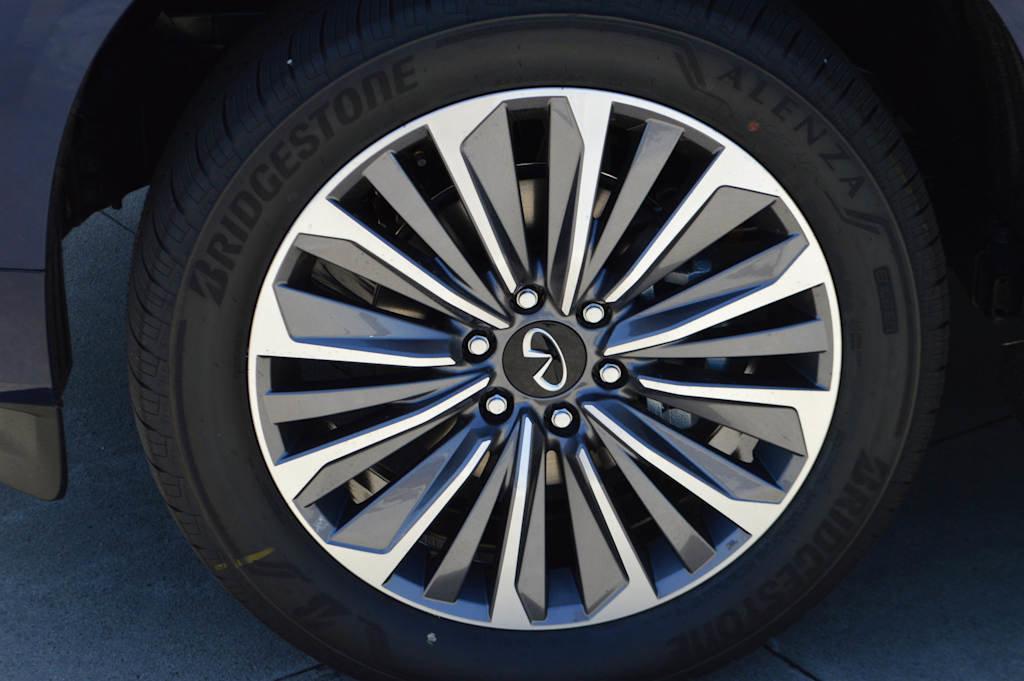 2025 INFINITI QX80 Vehicle Photo in Houston, TX 77090