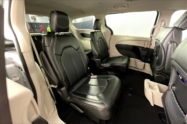 2024 Chrysler Pacifica Vehicle Photo in Tulsa, OK 74129