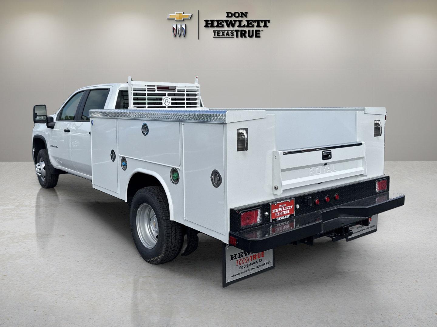 2025 Chevrolet Silverado 3500 HD Chassis Cab Vehicle Photo in GEORGETOWN, TX 78626-7508