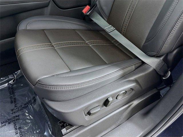 2025 Chevrolet Suburban Vehicle Photo in PUYALLUP, WA 98371-4149