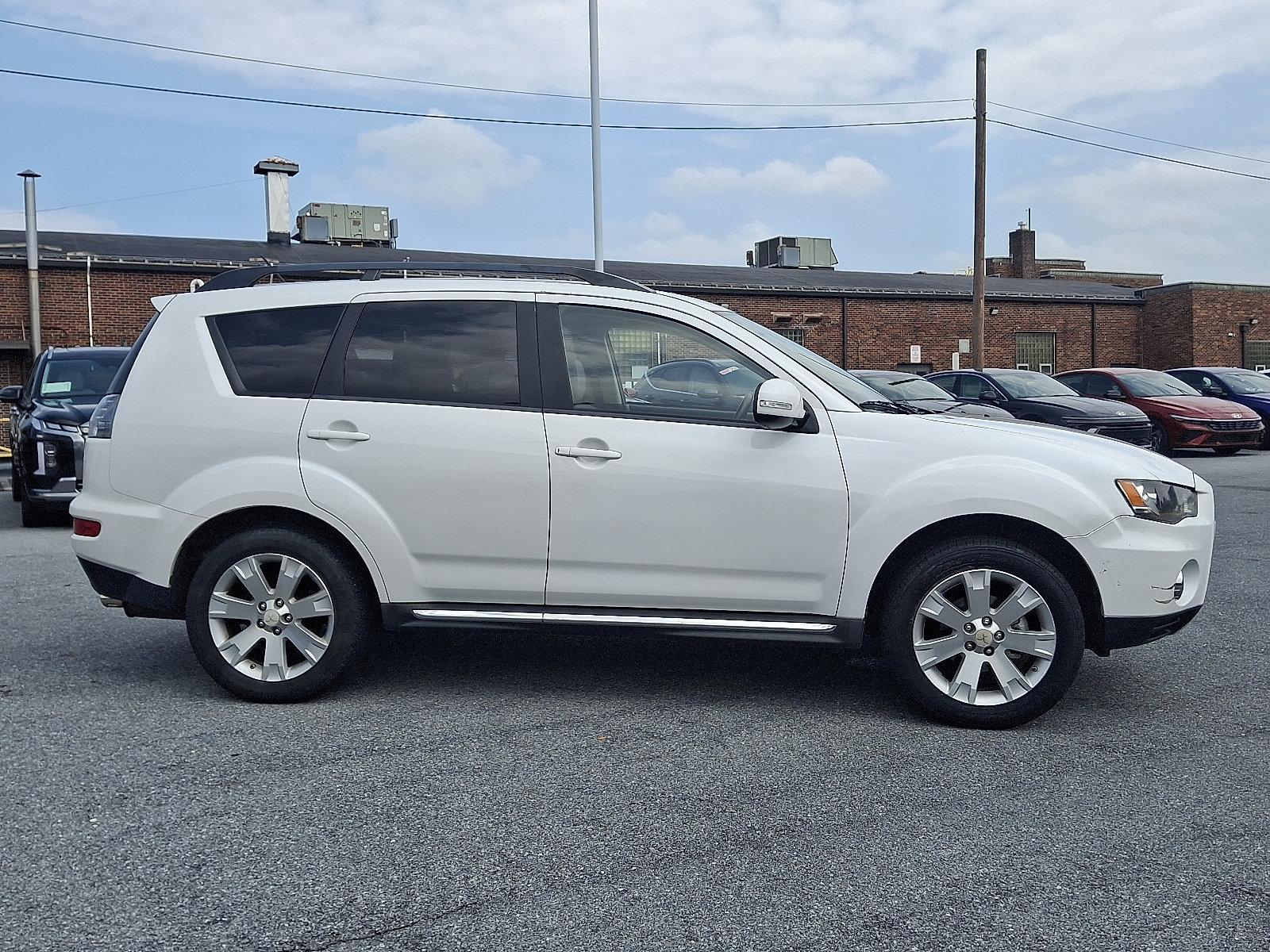 2013 Mitsubishi Outlander Vehicle Photo in Harrisburg, PA 17111