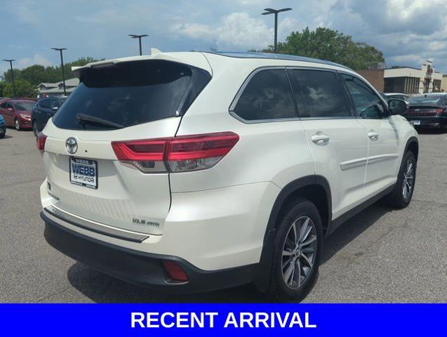 2019 Toyota Highlander Vehicle Photo in Merrillville, IN 46410