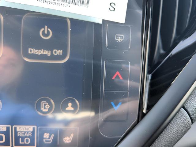 2025 Subaru Ascent Vehicle Photo in Green Bay, WI 54304