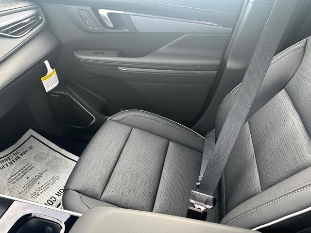 2026 Buick Enclave Vehicle Photo in COLUMBIA, MO 65203-3903