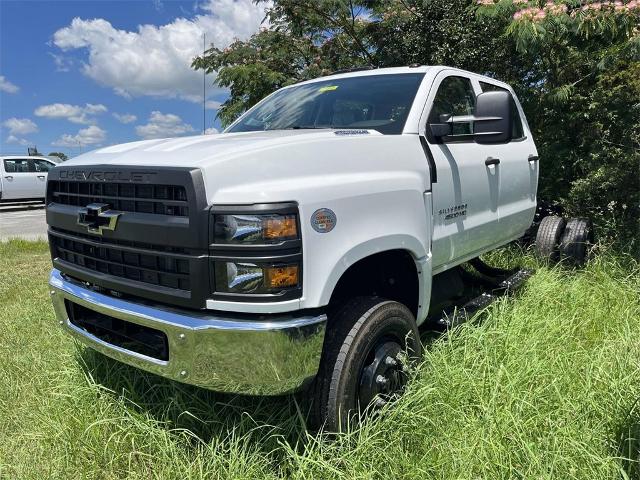 2024 Chevrolet Silverado 4500 HD Vehicle Photo in ALCOA, TN 37701-3235