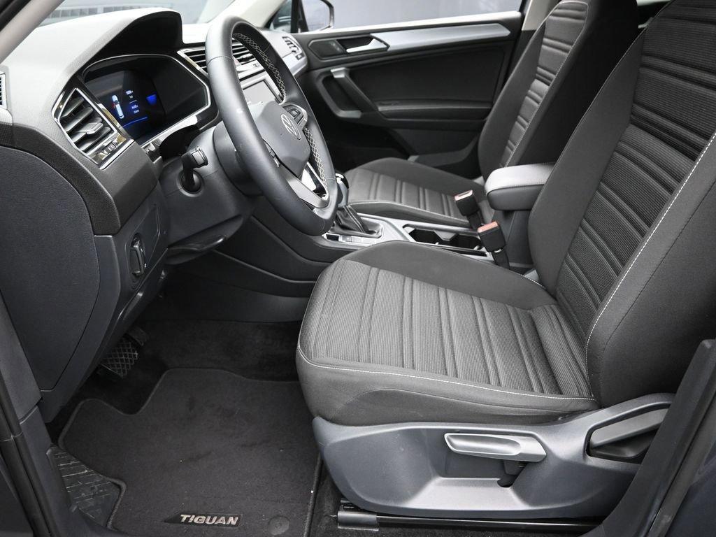 2024 Volkswagen Tiguan Vehicle Photo in Marion, IA 52302