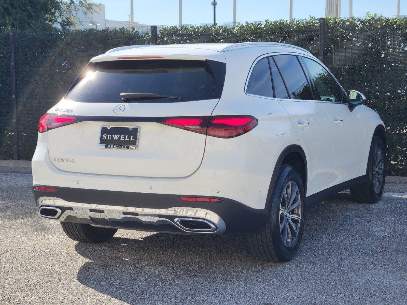 2024 Mercedes-Benz GLC Vehicle Photo in HOUSTON, TX 77079