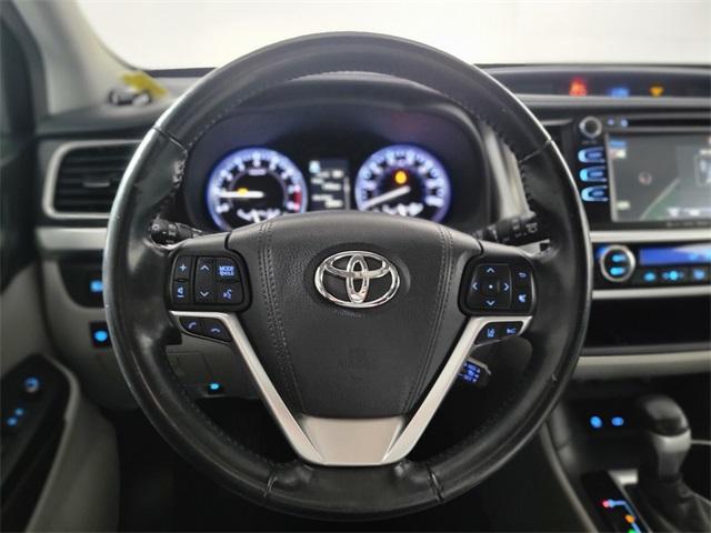 2017 Toyota Highlander Vehicle Photo in PRESCOTT, AZ 86305-3700