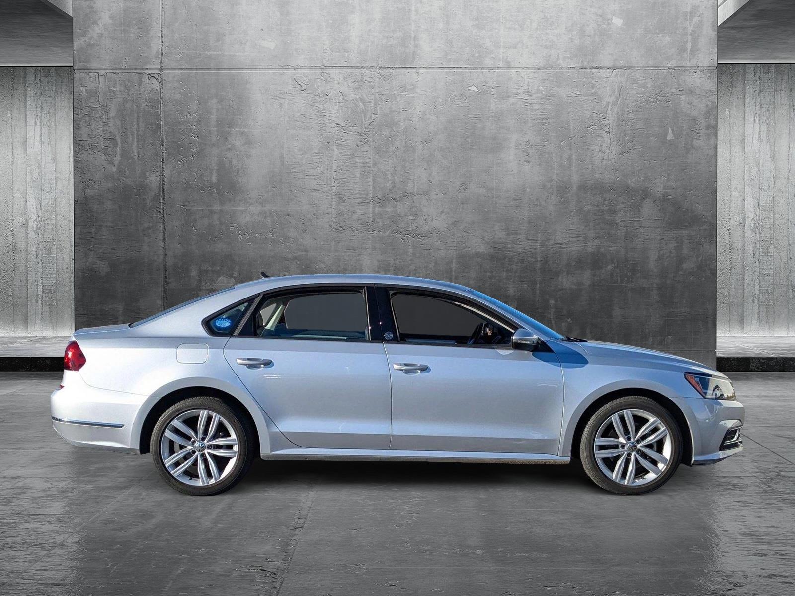 2019 Volkswagen Passat Vehicle Photo in VALENCIA, CA 91355-1705