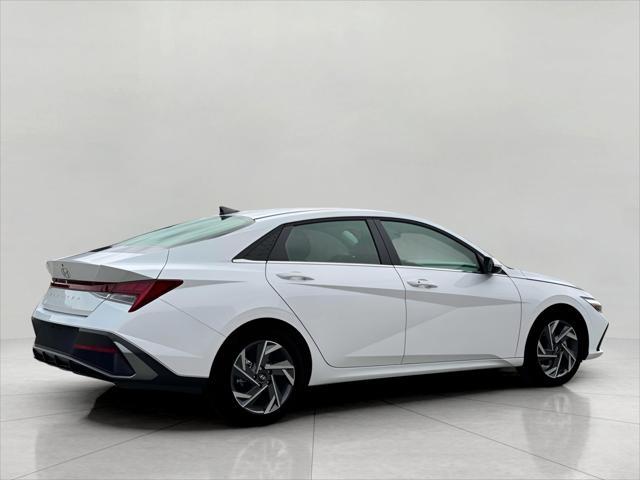 2025 Hyundai ELANTRA Vehicle Photo in Green Bay, WI 54304