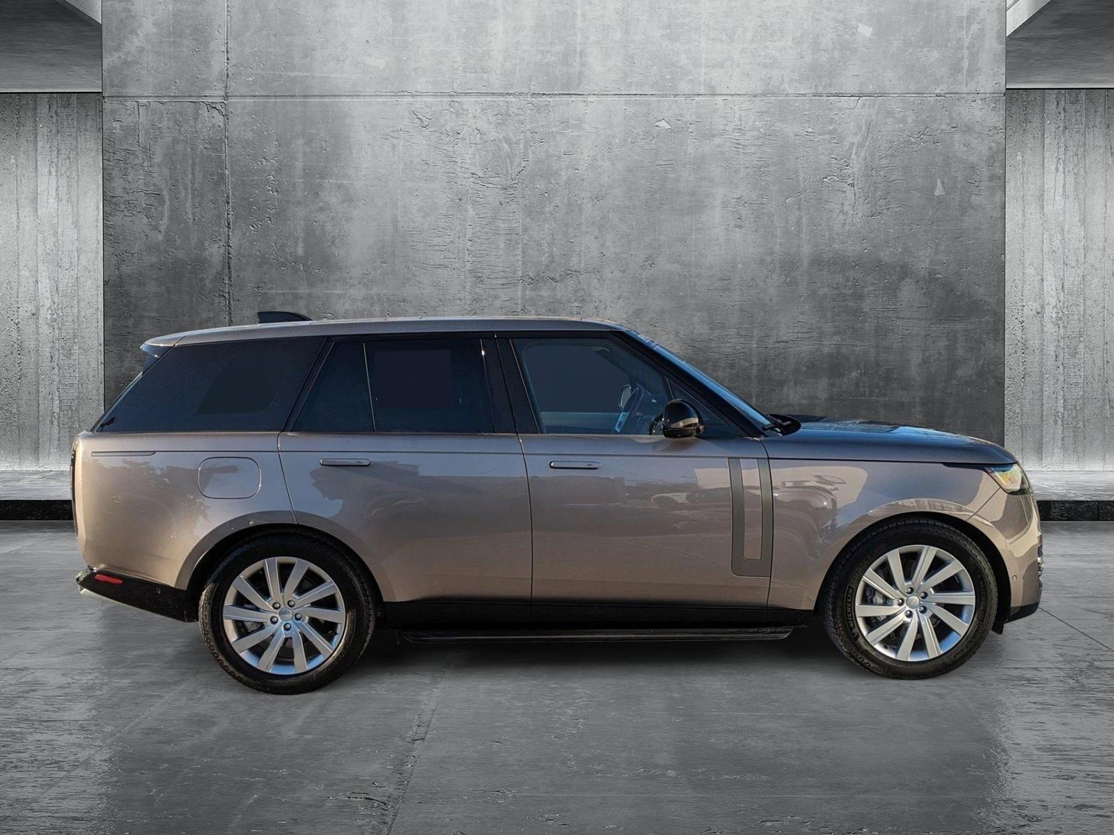 2023 Land Rover Range Rover Vehicle Photo in Bethesda, MD 20852